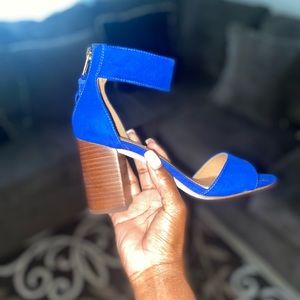 Twice worn block heel with tassel from Steve Madden. Fits true to size.